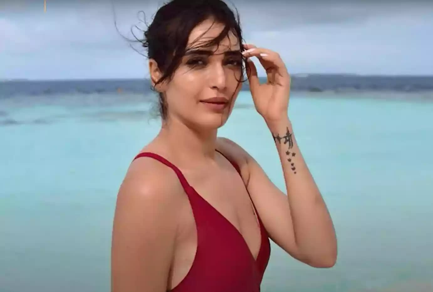 Karishma Tanna shares new hot sexy pics on her Instagram account